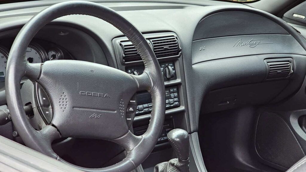 1999 Ford Mustang SVT Cobra - Photo 30 of 33
