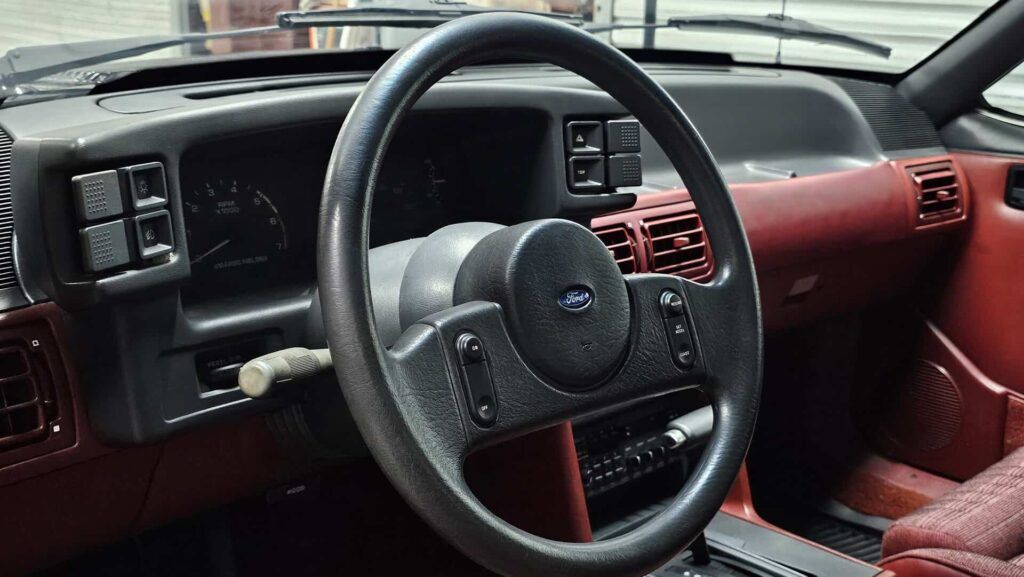 1988 Ford Mustang  GT Convertible - Photo 12 of 32