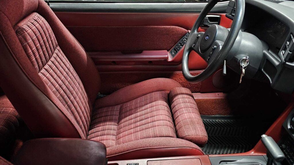 1988 Ford Mustang  GT Convertible - Photo 14 of 32