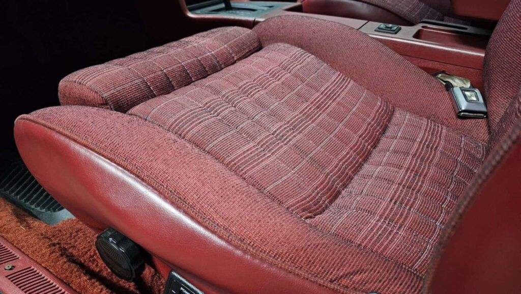 1988 Ford Mustang  GT Convertible - Photo 15 of 32