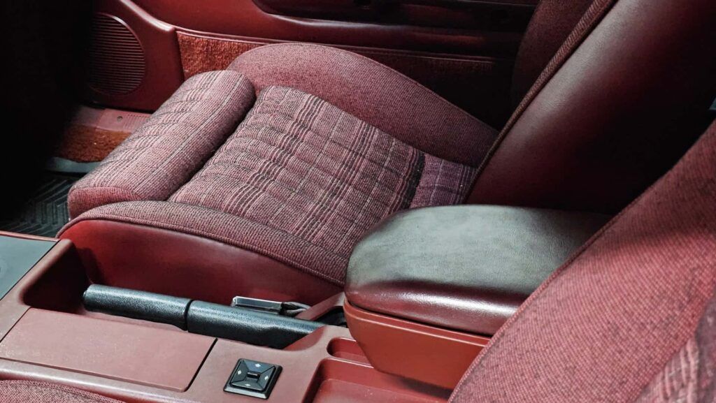 1988 Ford Mustang  GT Convertible - Photo 16 of 32
