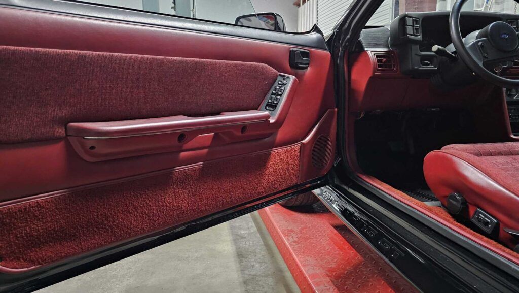 1988 Ford Mustang  GT Convertible - Photo 20 of 32