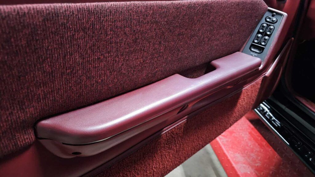 1988 Ford Mustang  GT Convertible - Photo 21 of 32