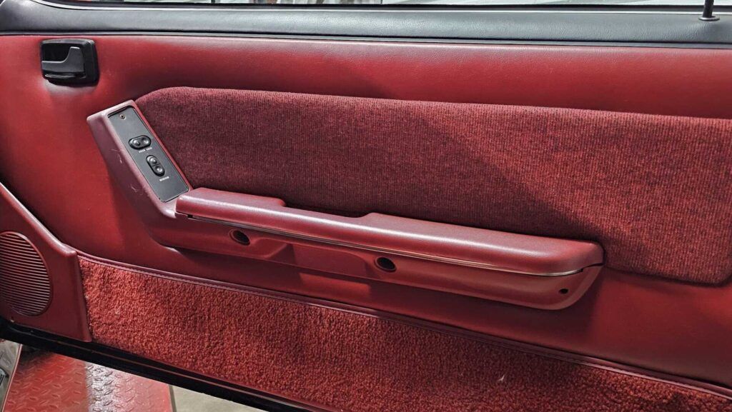 1988 Ford Mustang  GT Convertible - Photo 22 of 32
