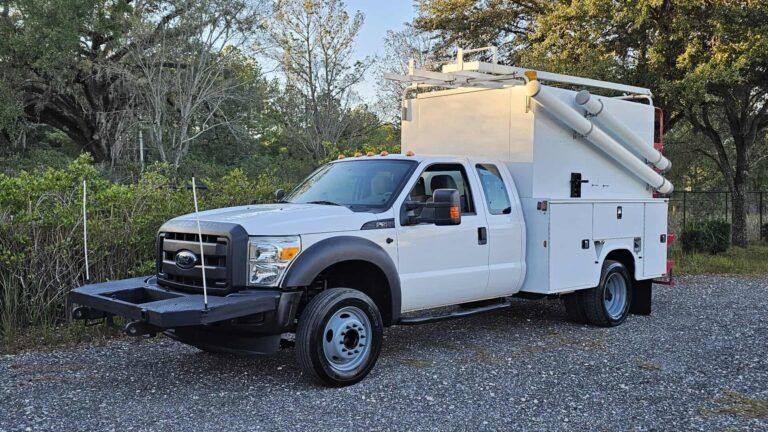 2016 Ford F-550 SuperCab XL Enclosed Service Truck - Photo 1 of 110