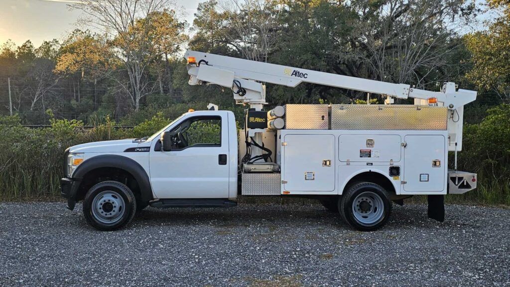 2012 Ford F-450 4x4 Super Duty Bucket Truck - Photo 2 of 89