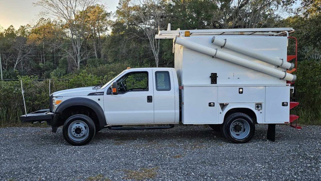 2016 Ford F-550 SuperCab XL Enclosed Service Truck - Photo 2 of 110