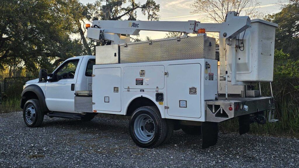 2012 Ford F-450 4x4 Super Duty Bucket Truck - Photo 3 of 89