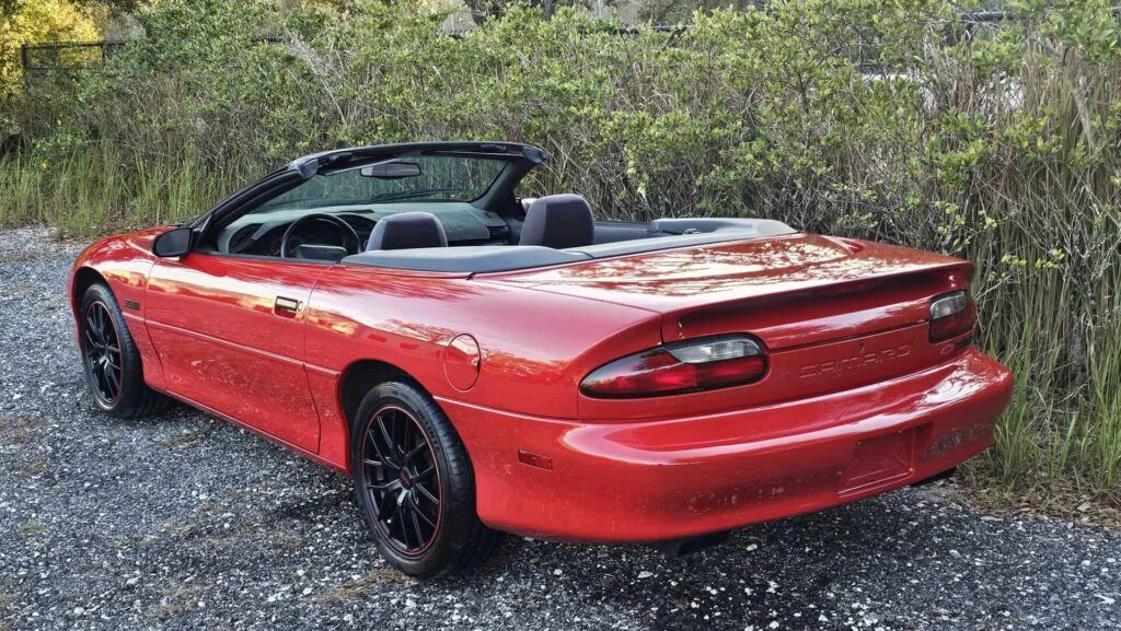 1994 Chevrolet Camaro Z28 Convertible - Photo 4 of 83