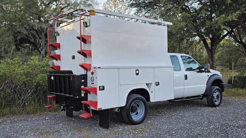2016 Ford F-550 SuperCab XL Enclosed Service Truck - Photo 5 of 110