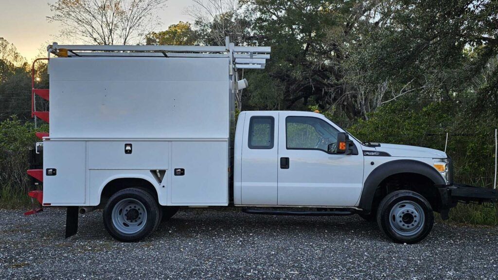 2016 Ford F-550 SuperCab XL Enclosed Service Truck - Photo 6 of 110