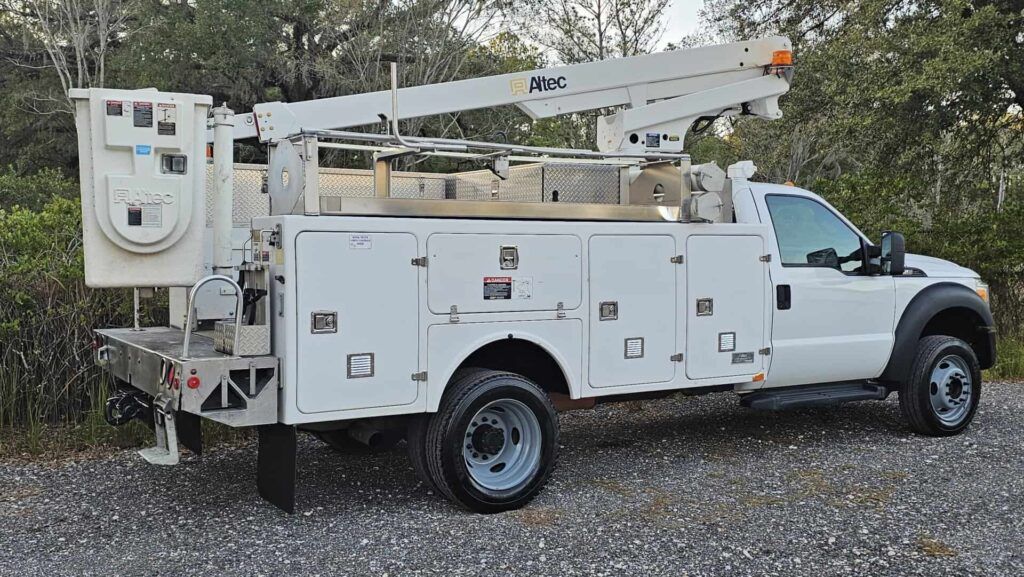 2012 Ford F-450 4x4 Super Duty Bucket Truck - Photo 7 of 89