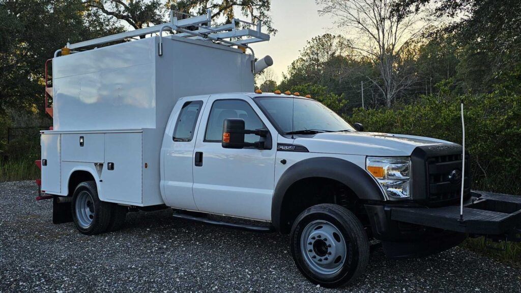 2016 Ford F-550 SuperCab XL Enclosed Service Truck - Photo 7 of 110