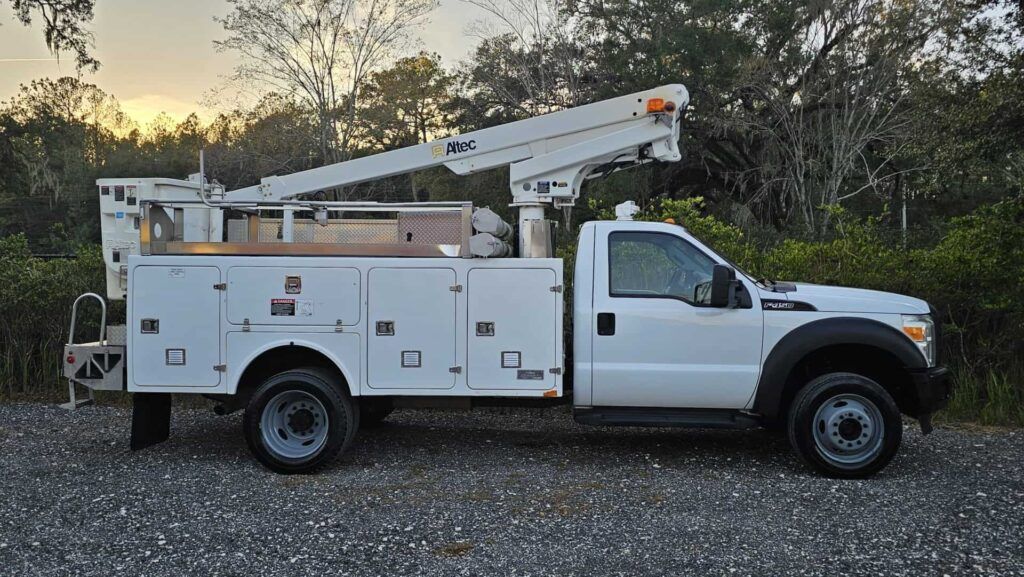 2012 Ford F-450 4x4 Super Duty Bucket Truck - Photo 8 of 89