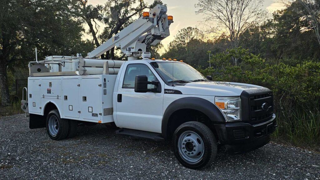 2012 Ford F-450 4x4 Super Duty Bucket Truck - Photo 9 of 89