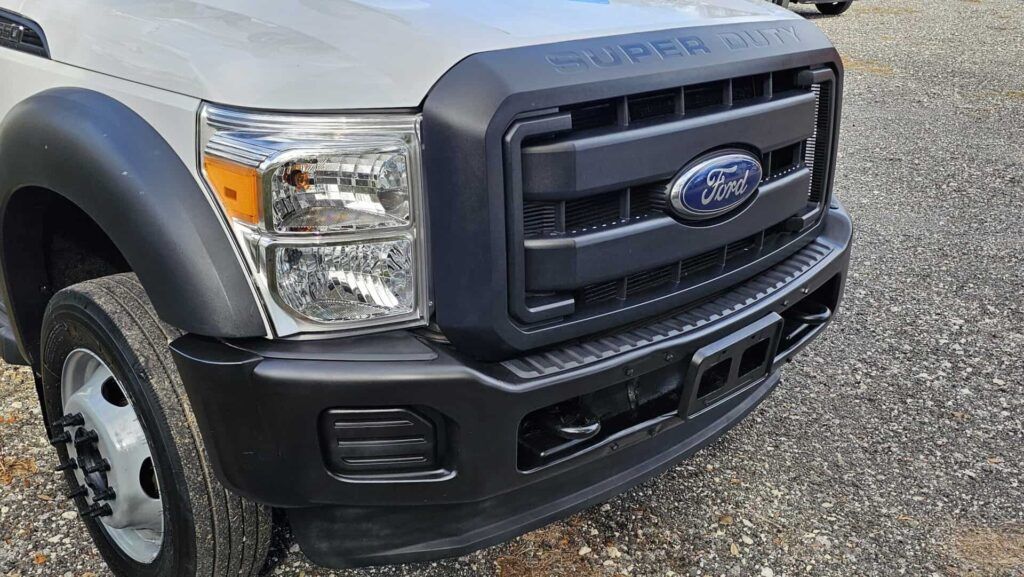 2013 Ford F-550 Super Duty XL Altec Bucket Truck - Photo 9 of 65