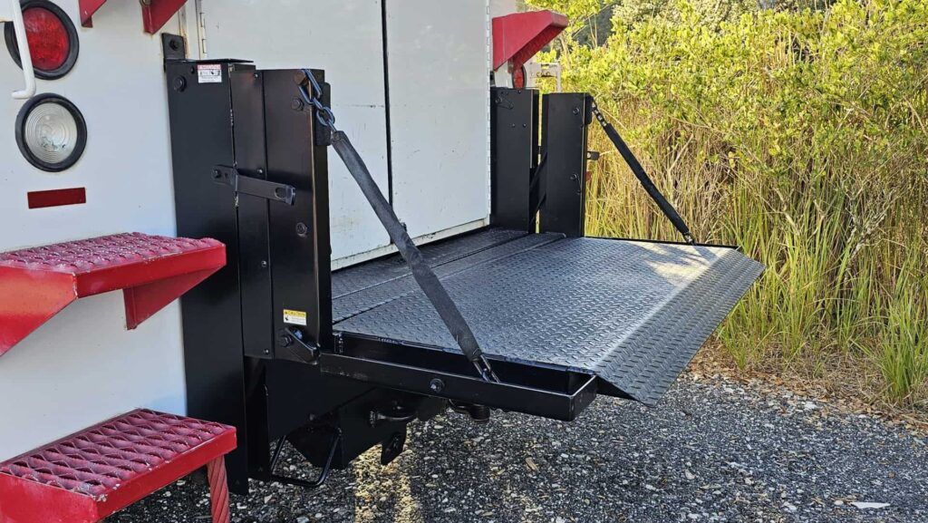 2016 Ford F-550 SuperCab XL Enclosed Service Truck - Photo 10 of 110