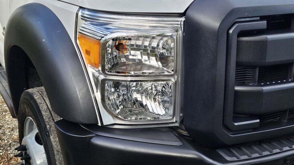 2013 Ford F-550 Super Duty XL Altec Bucket Truck - Photo 10 of 65