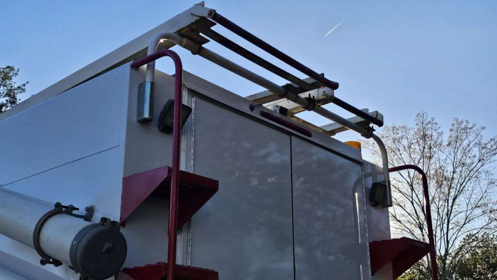 2016 Ford F-550 SuperCab XL Enclosed Service Truck - Photo 18 of 110