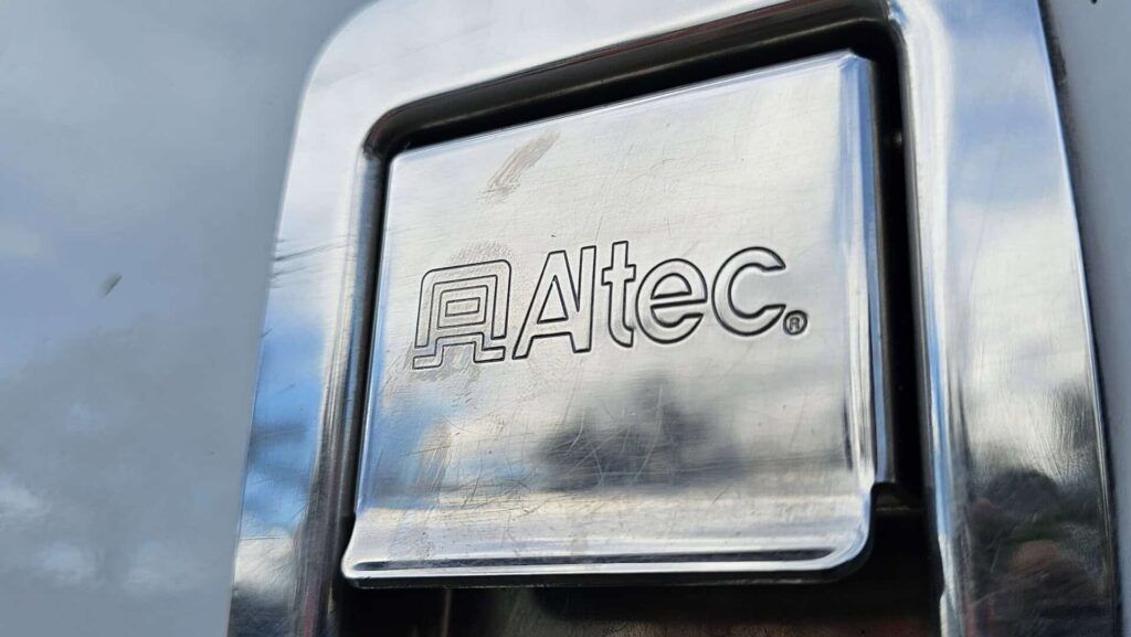 2013 Ford F-550 Super Duty XL Altec Bucket Truck - Photo 25 of 65
