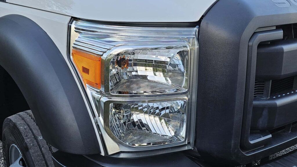 2016 Ford F-550 SuperCab XL Enclosed Service Truck - Photo 31 of 110