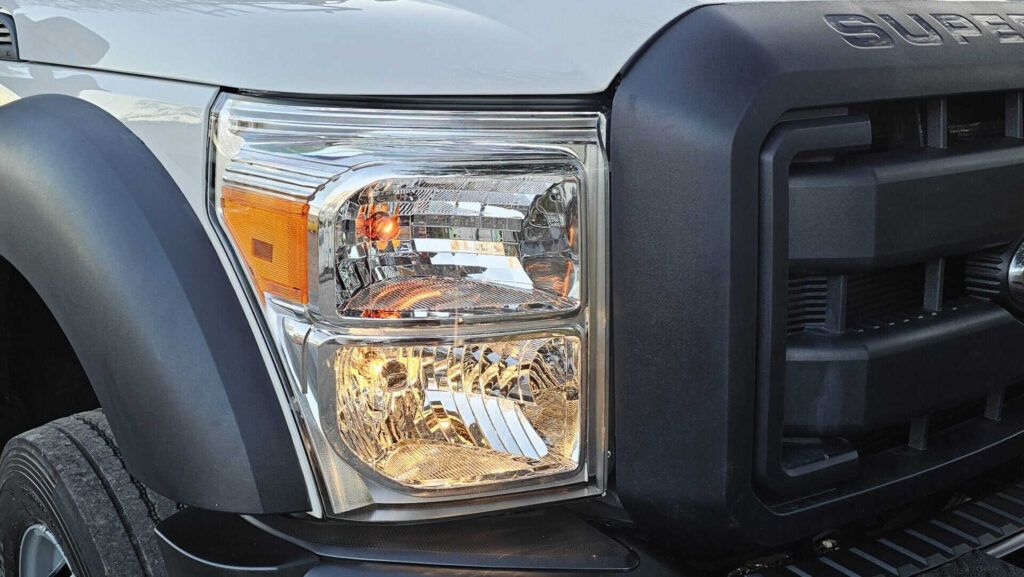 2016 Ford F-550 SuperCab XL Enclosed Service Truck - Photo 32 of 110