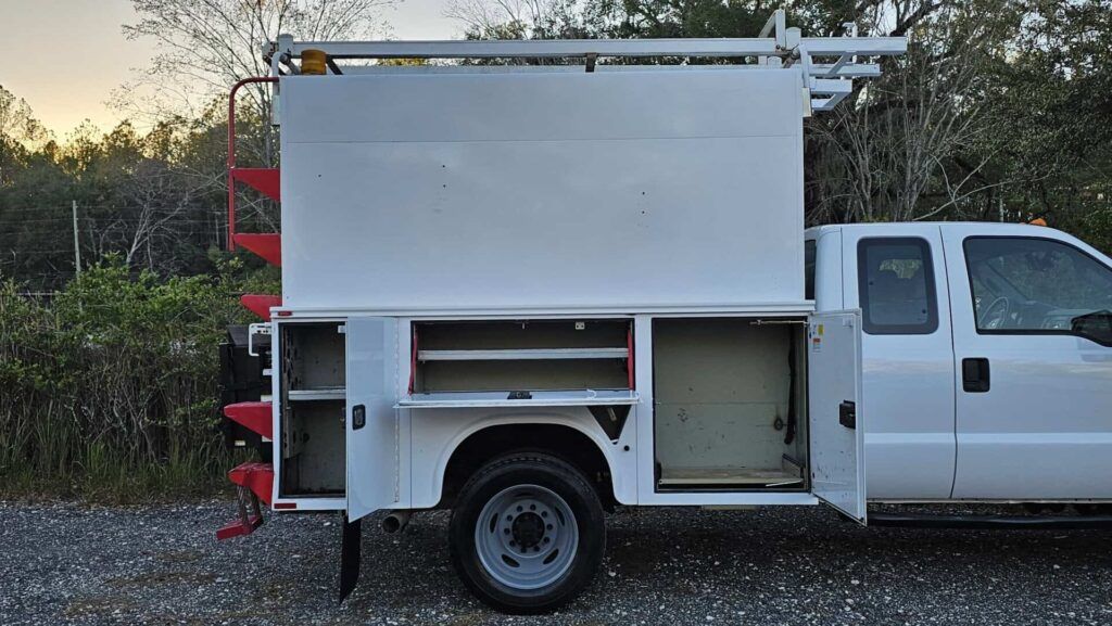 2016 Ford F-550 SuperCab XL Enclosed Service Truck - Photo 47 of 110