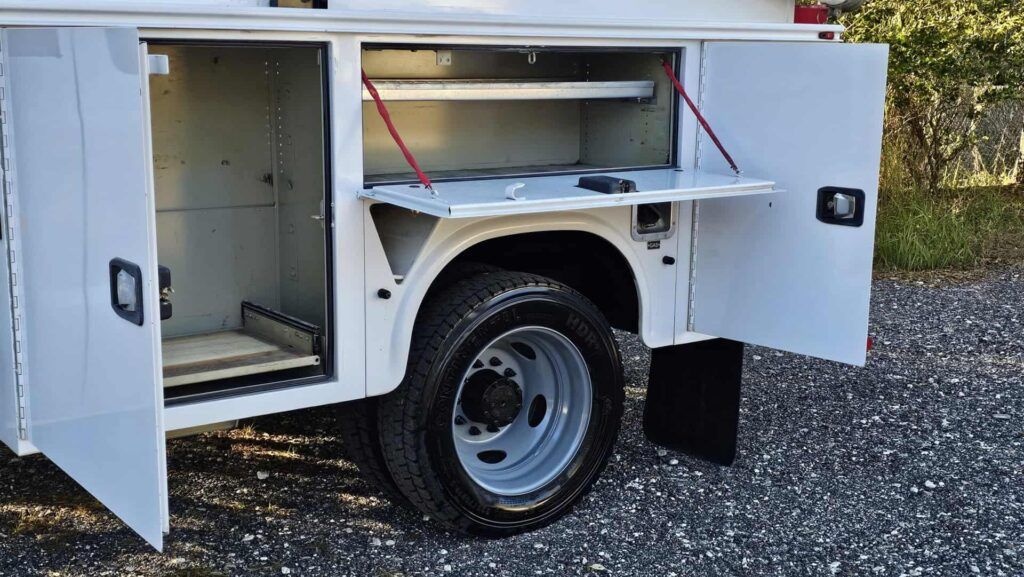 2016 Ford F-550 SuperCab XL Enclosed Service Truck - Photo 48 of 110