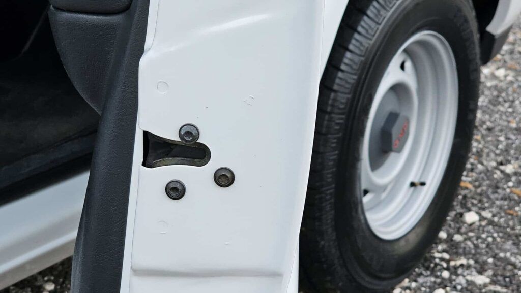 2001 GMC Jimmy SLS - Photo 59 of 85