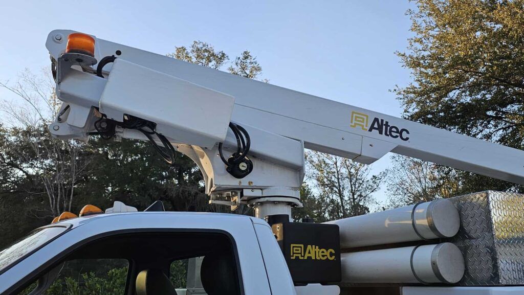 2012 Ford F-450 4x4 Super Duty Bucket Truck - Photo 61 of 89