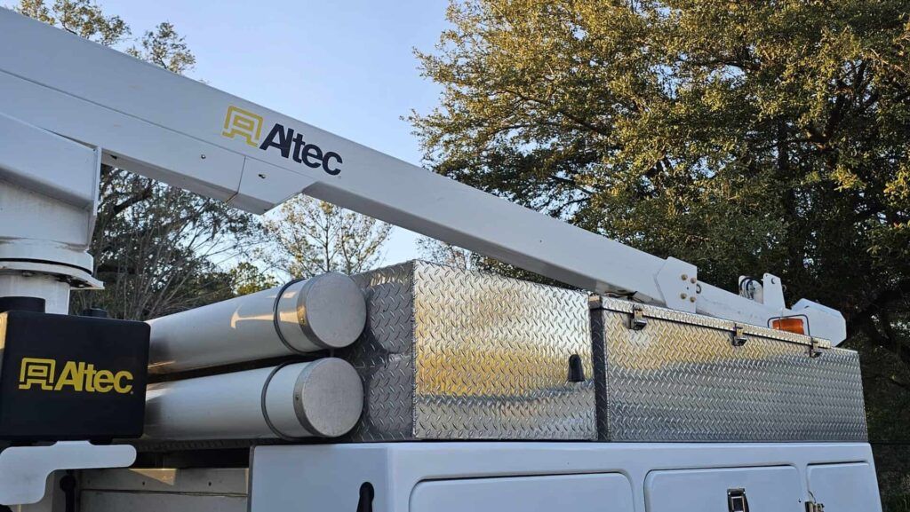 2012 Ford F-450 4x4 Super Duty Bucket Truck - Photo 62 of 89