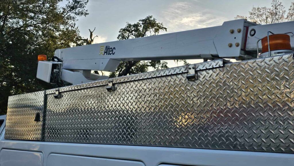 2012 Ford F-450 4x4 Super Duty Bucket Truck - Photo 63 of 89