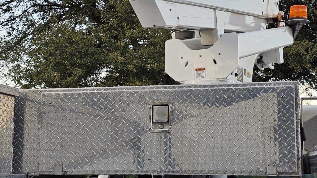 2012 Ford F-450 4x4 Super Duty Bucket Truck - Photo 67 of 89