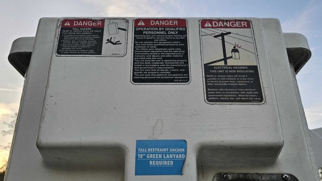 2012 Ford F-450 4x4 Super Duty Bucket Truck - Photo 85 of 89
