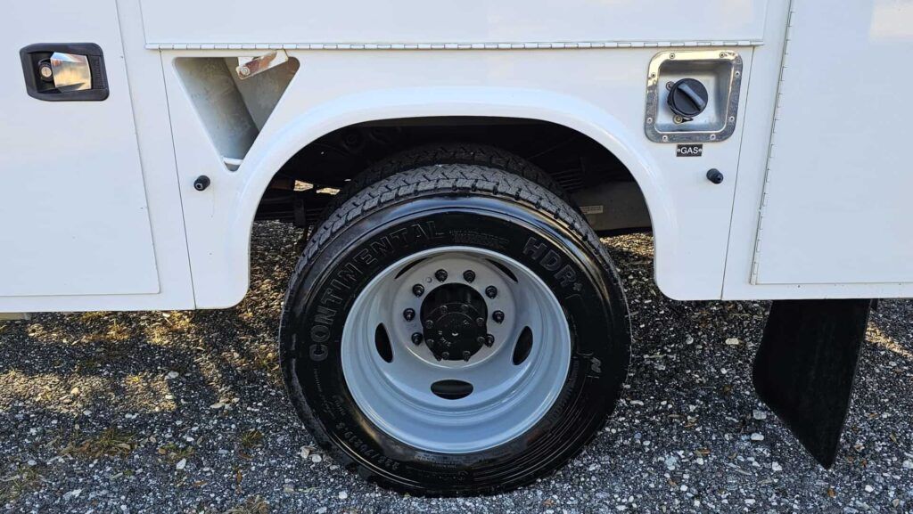 2016 Ford F-550 SuperCab XL Enclosed Service Truck - Photo 99 of 110