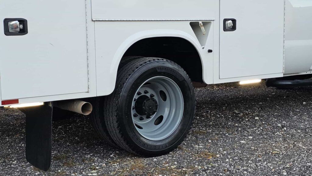 2016 Ford F-550 SuperCab XL Enclosed Service Truck - Photo 100 of 110
