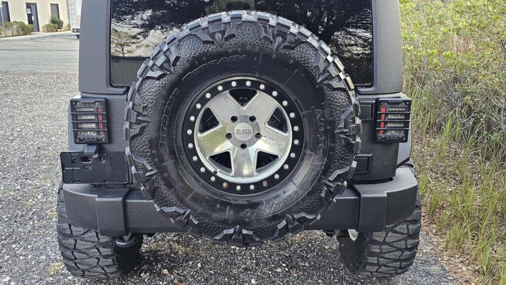 2017 Jeep Wrangler Unlimited Sport - Photo 5 of 72