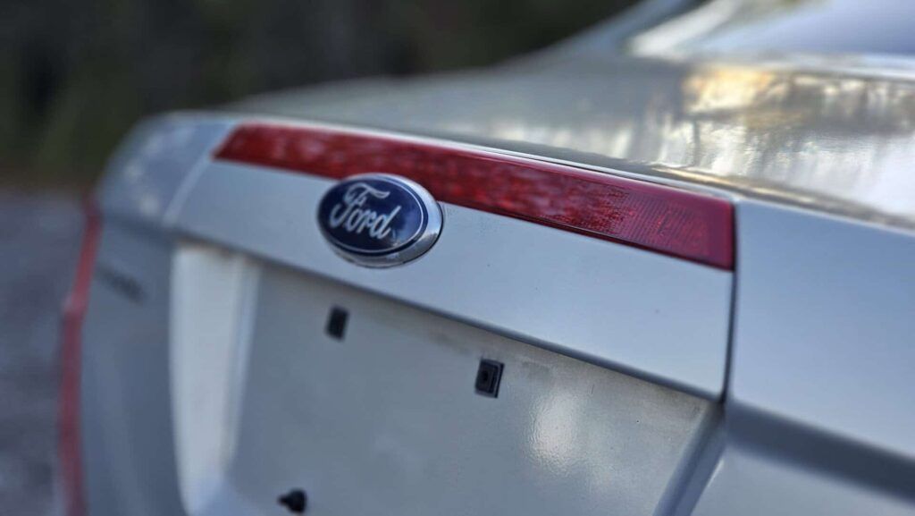2010 Ford Fusion SE - Photo 7 of 76