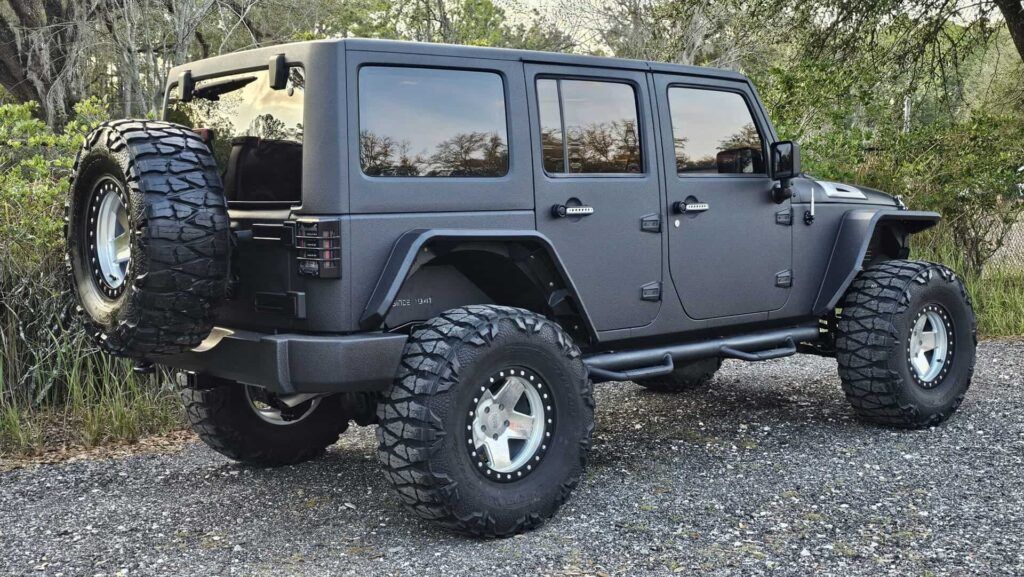2017 Jeep Wrangler Unlimited Sport - Photo 7 of 72
