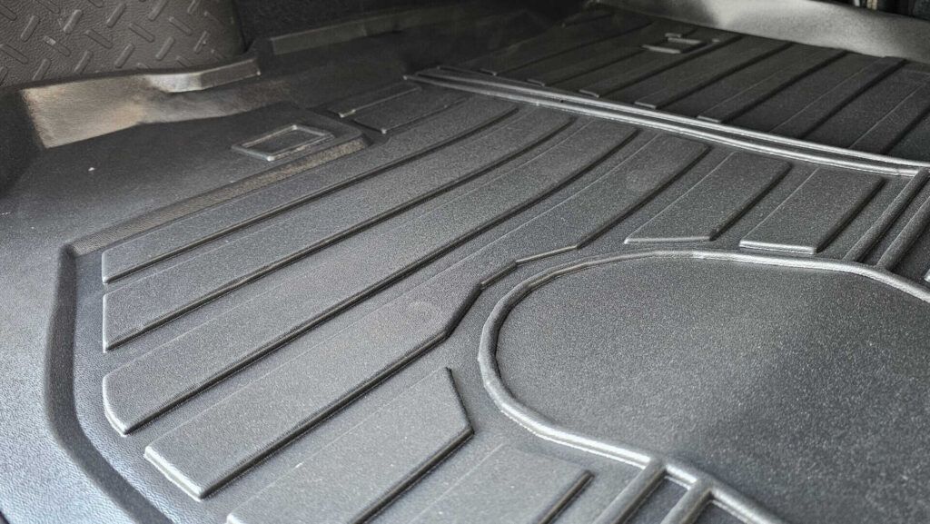 2013 Jeep Wrangler Unlimited Sport 4x4 - Photo 8 of 72
