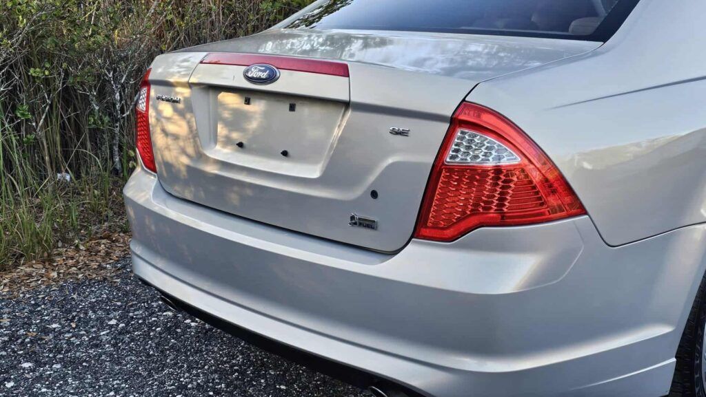 2010 Ford Fusion SE - Photo 9 of 76