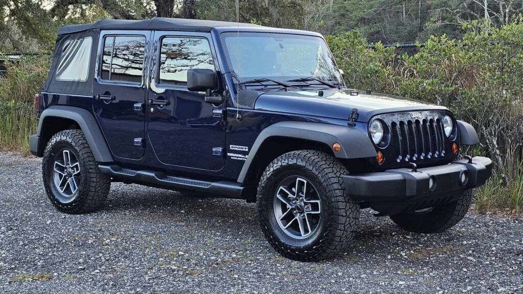 2013 Jeep Wrangler Unlimited Sport 4x4 - Photo 15 of 72