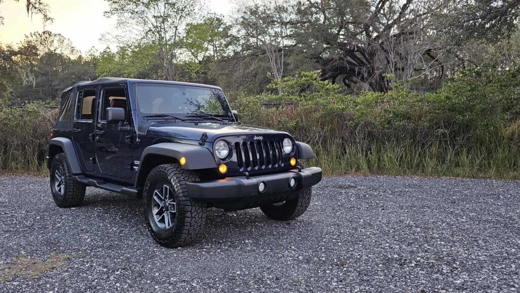 2013 Jeep Wrangler Unlimited Sport 4x4 - Photo 17 of 72