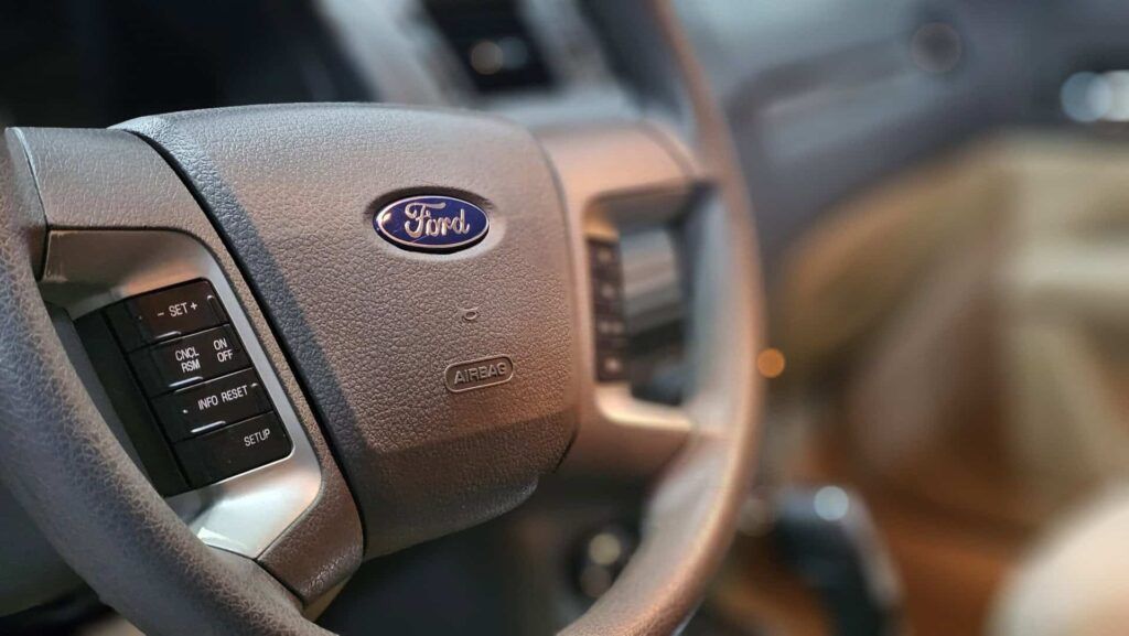2010 Ford Fusion SE - Photo 19 of 76