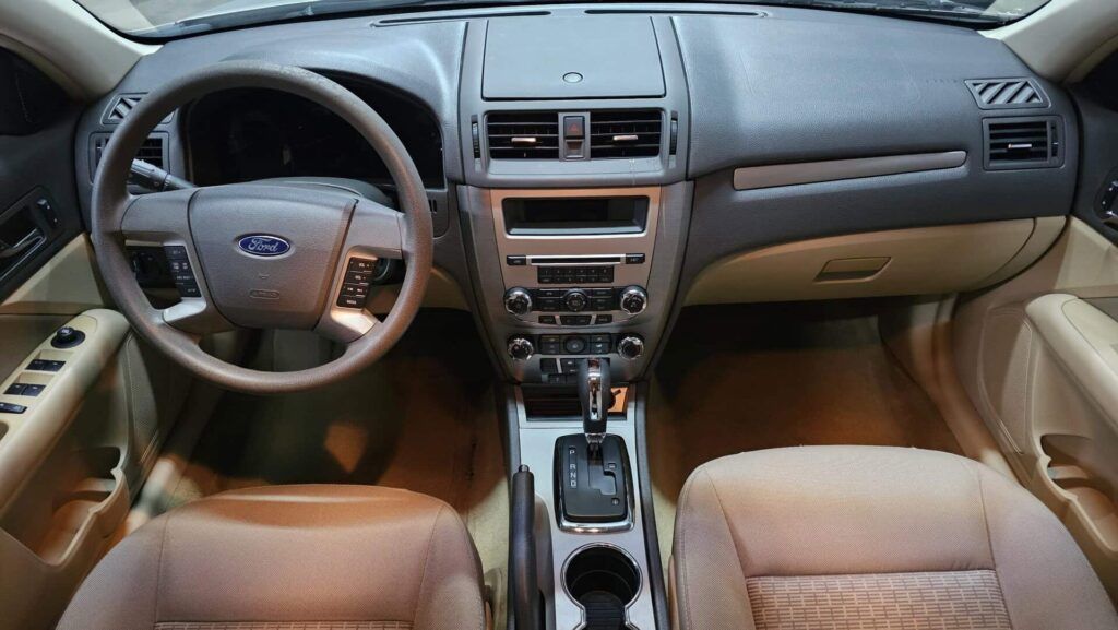 2010 Ford Fusion SE - Photo 22 of 76