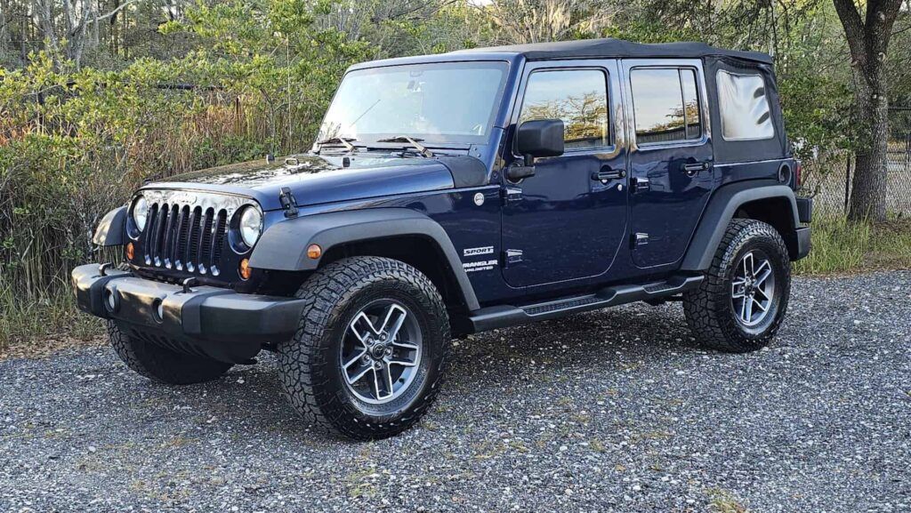 2013 Jeep Wrangler Unlimited Sport 4x4 - Photo 29 of 72