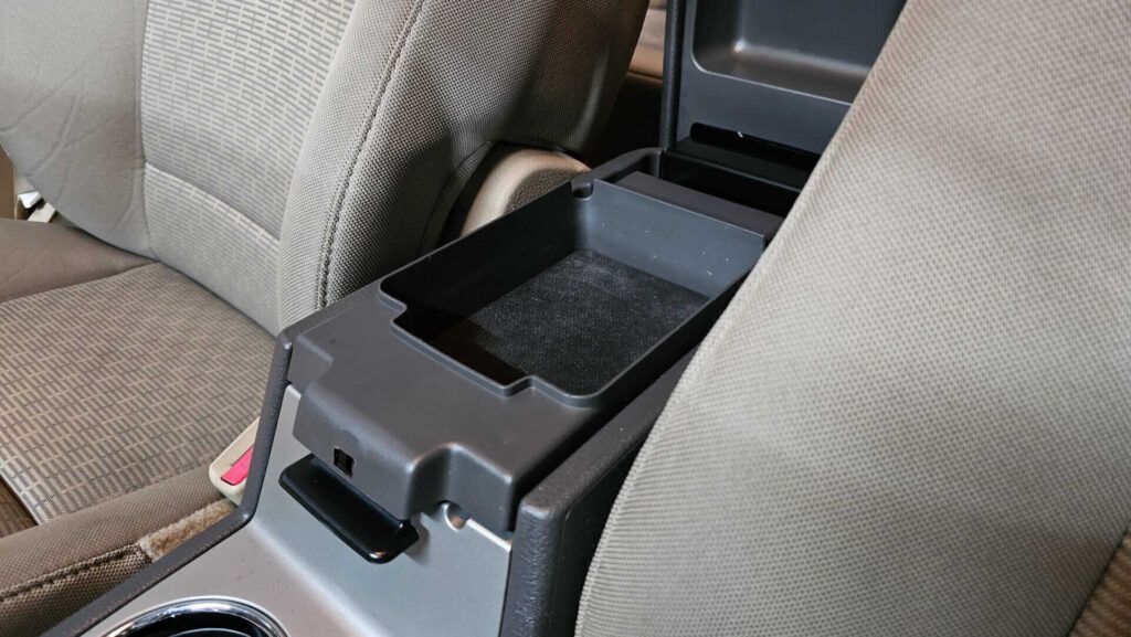 2010 Ford Fusion SE - Photo 33 of 76
