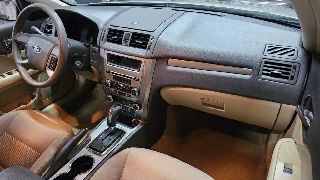 2010 Ford Fusion SE - Photo 36 of 76