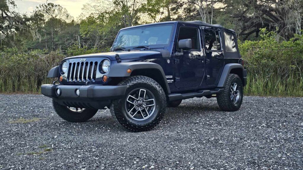 2013 Jeep Wrangler Unlimited Sport 4x4 - Photo 72 of 72