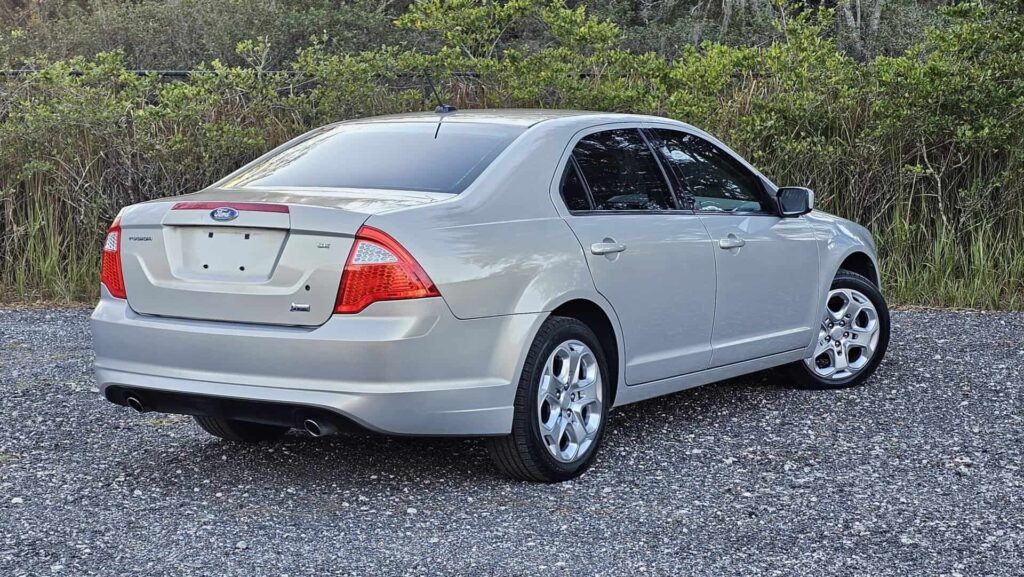 2010 Ford Fusion SE - Photo 72 of 76